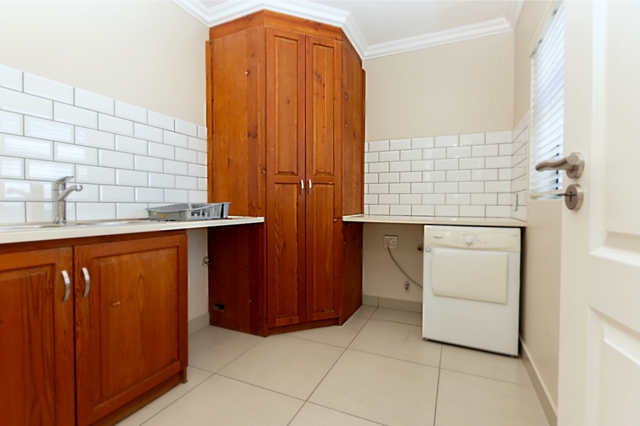 5 Bedroom Property for Sale in Paradise Beach Western Cape